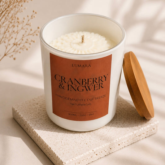 Lumara Duftkerzen Cranberry & Ingwer mit Relief und Holzdeckel